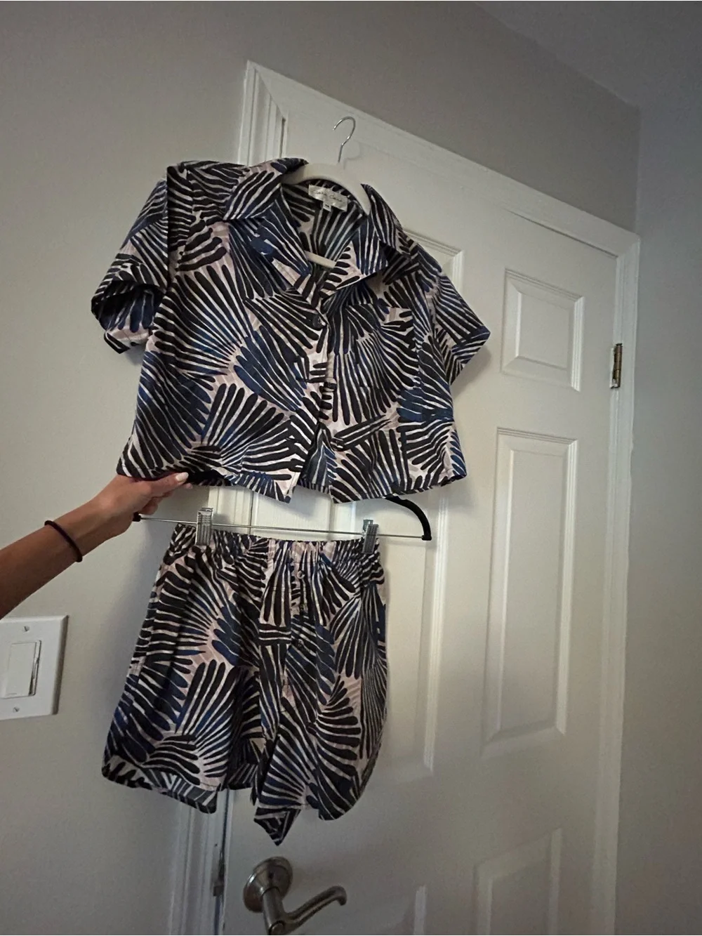 CARA CARA Blue & Black Tropical Print Short Set